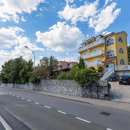 Fuer 4 Personen Ca 45 Qm In Crikvenica, Kvarner Bucht Und Umgebung Apartment *